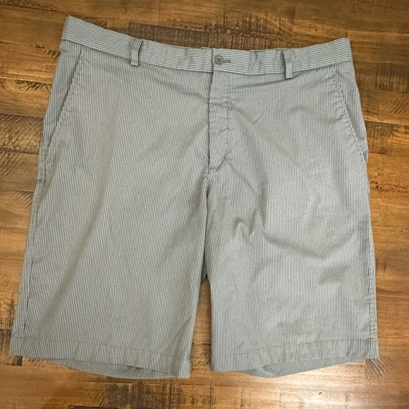 Nike Golf Shorts Mens Size 38 Gray Striped Flat Front Inseam 11" stretch - Picture 1 of 6